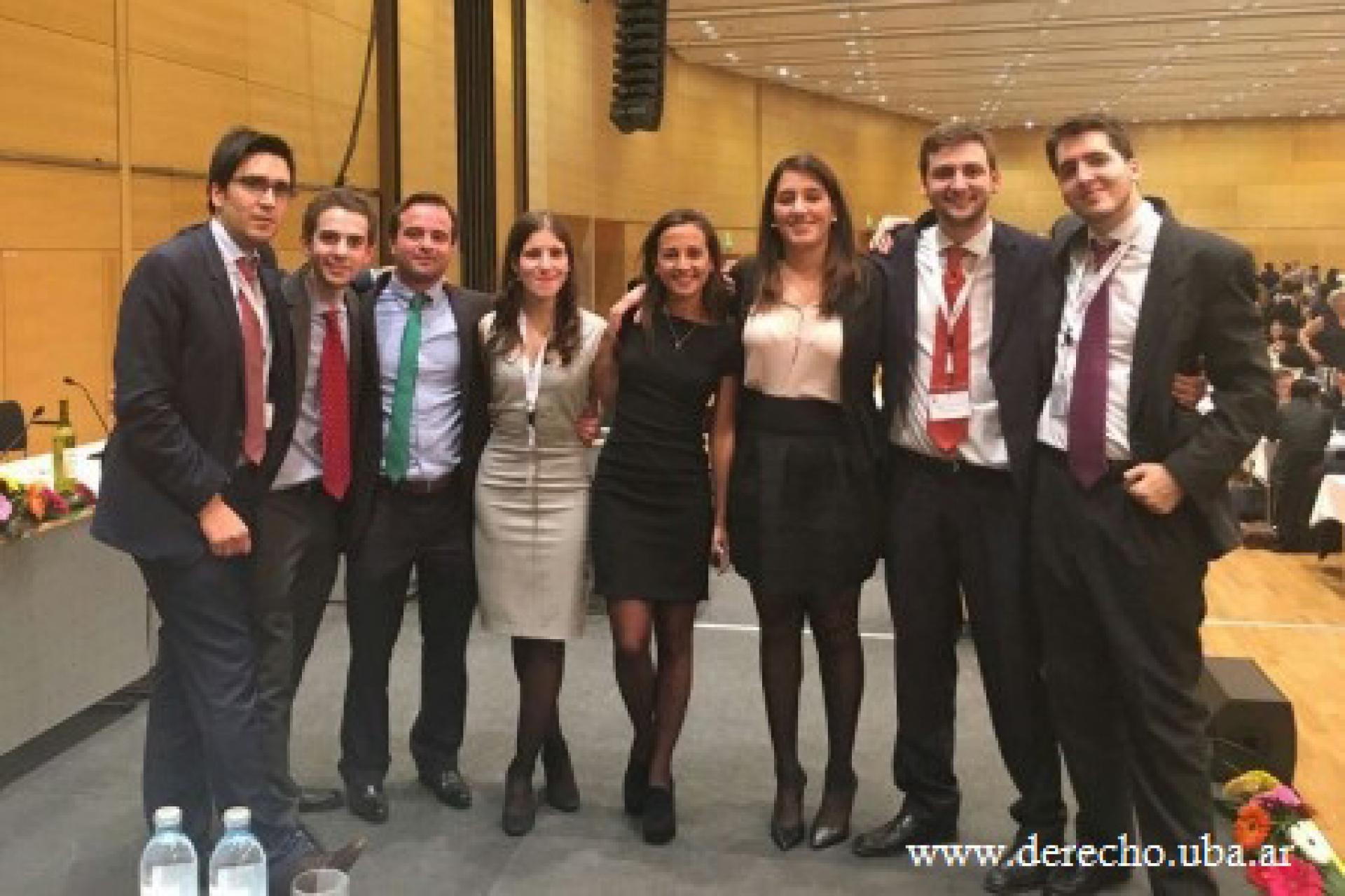 UBA team for the 23rd Willem C. Vis moot 2016 and their coaches in Vienna.