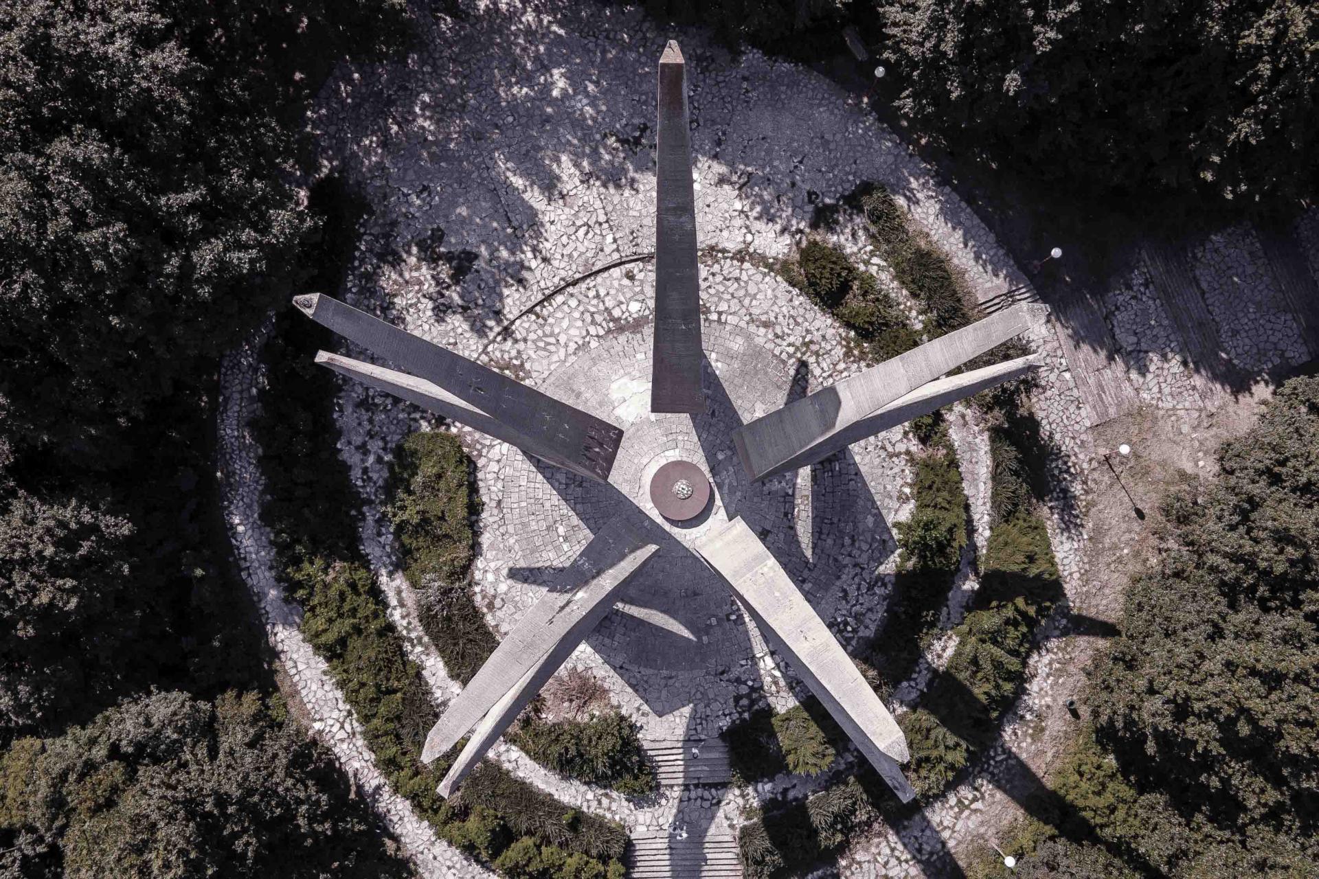 Top down view of monumnet in Belgrade