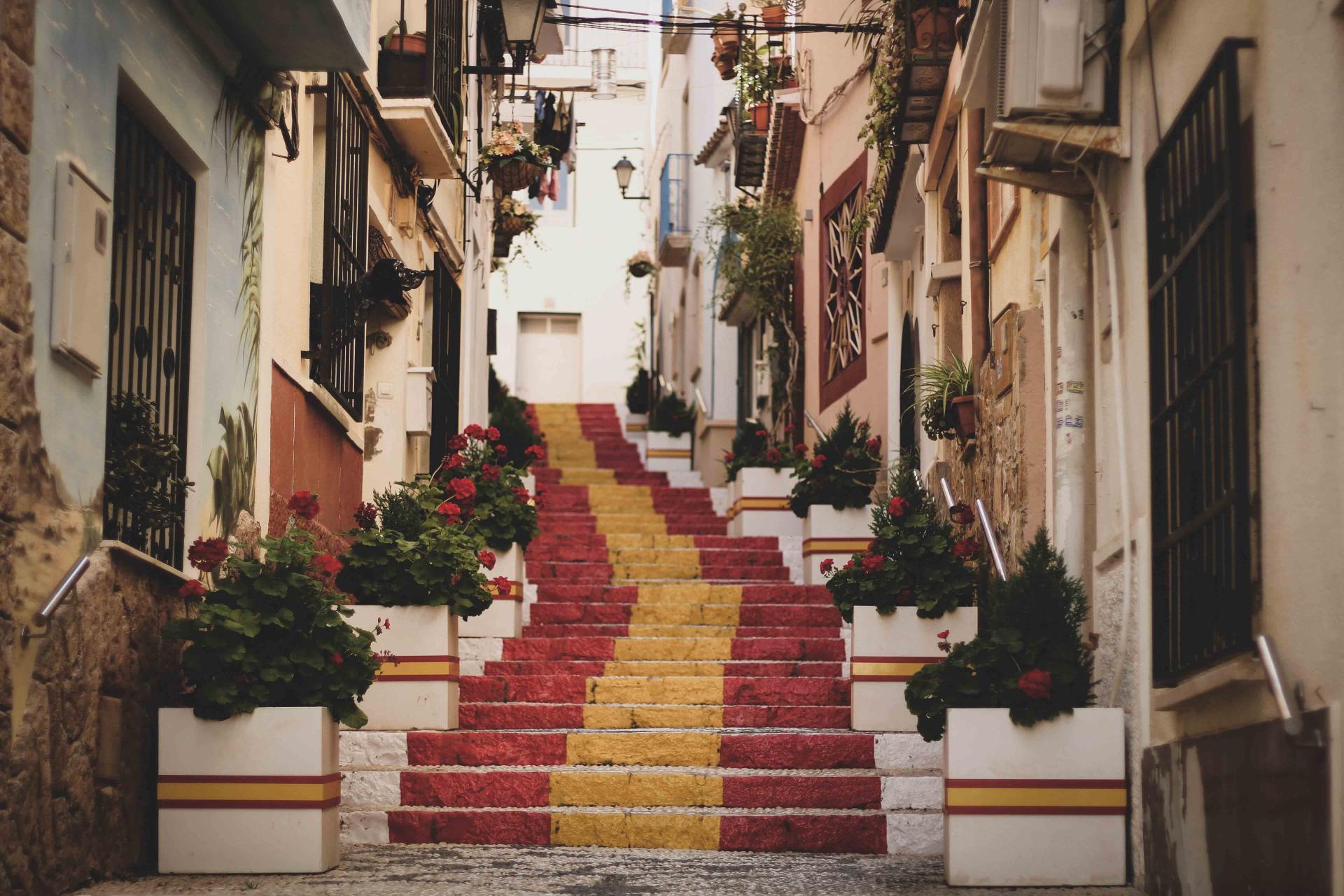 Steps with Spanish flag on them